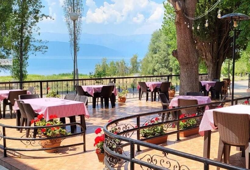 هتل Mayberry Lake   Villa Medijapark