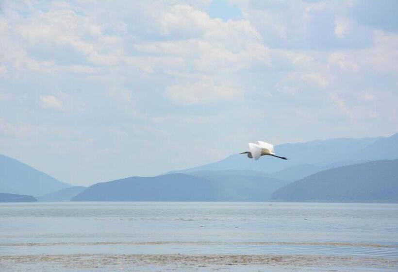 هتل Mayberry Lake   Villa Medijapark