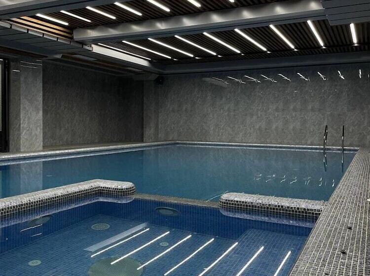 هتل Mir Luxe Plaza