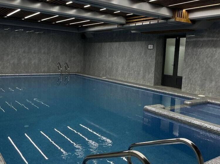 هتل Mir Luxe Plaza