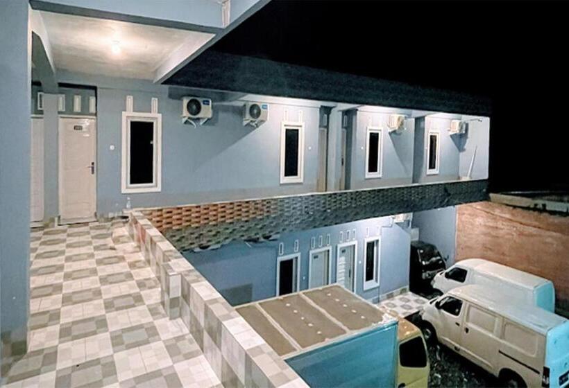 בית מלון כפרי Oyo 92002 Wisma Samudra