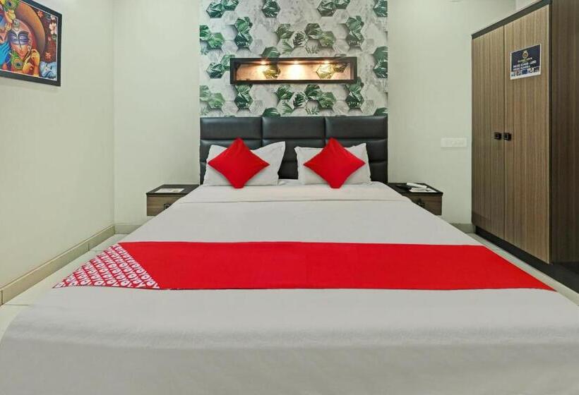 בית מלון כפרי Oyo Flagship 80569 Gokulam Grand