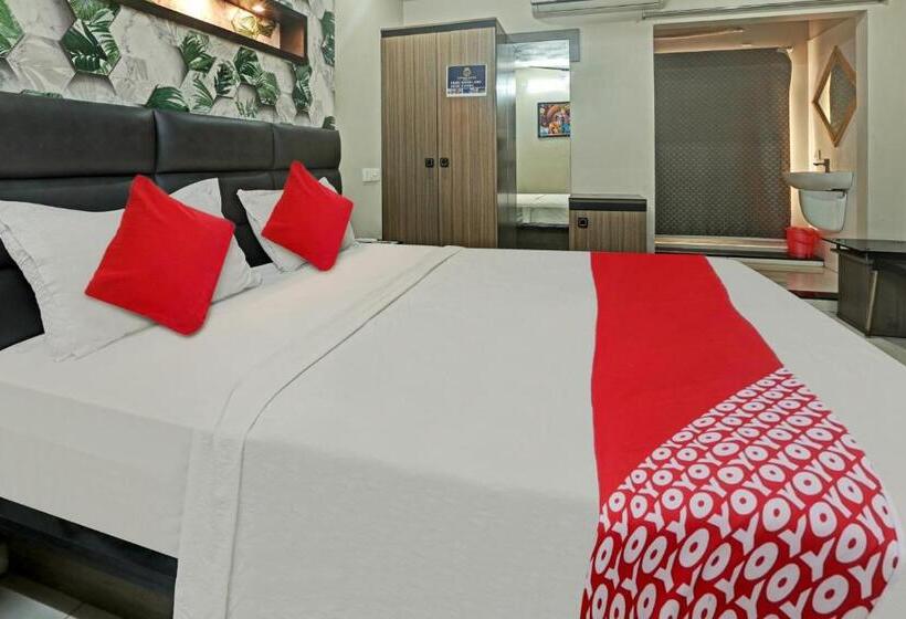 בית מלון כפרי Oyo Flagship 80569 Gokulam Grand