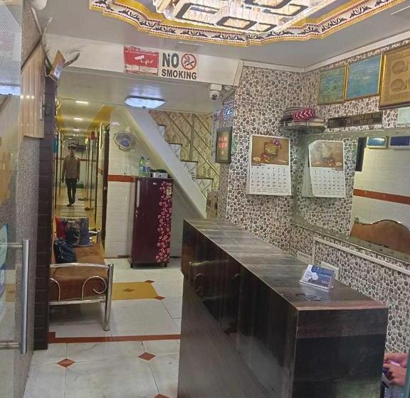 فندق Oyo Flagship 80644  Noble Palace