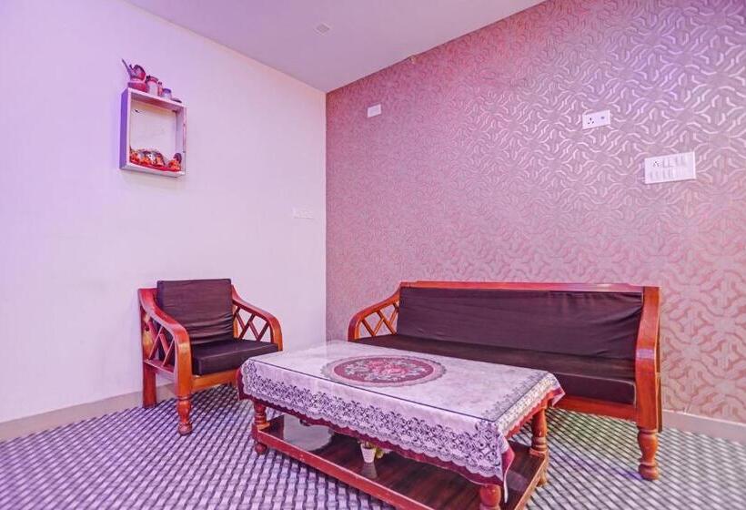 Отель Oyo Flagship Shri Nanadan Palace