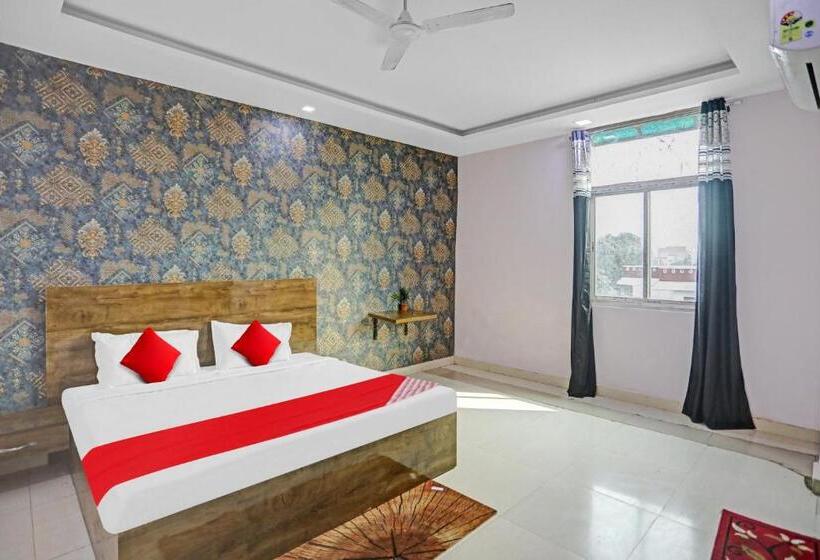 Отель Oyo Flagship Shri Nanadan Palace