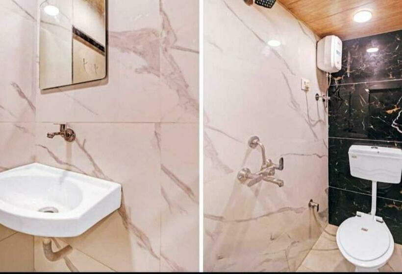 Отель Oyo Two Friends