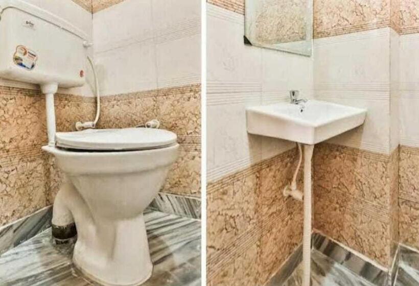 Отель Oyo Two Friends