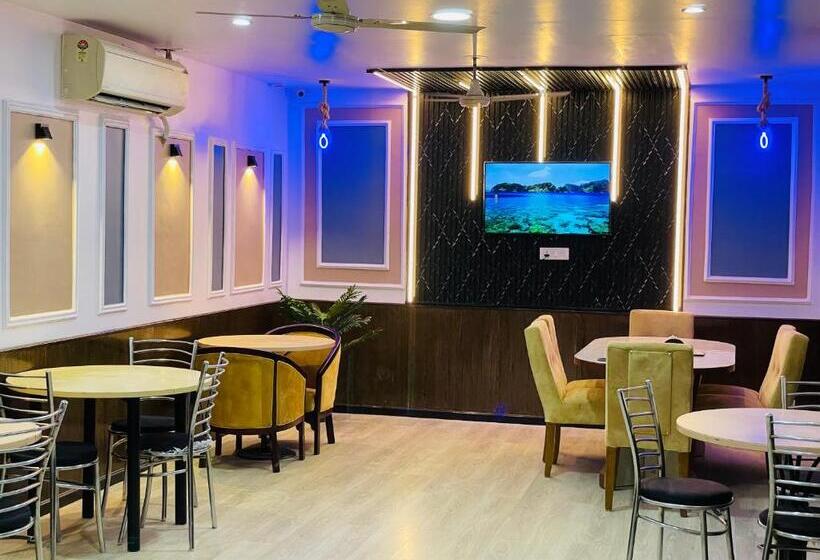 酒店 The Royal Presidency Inn