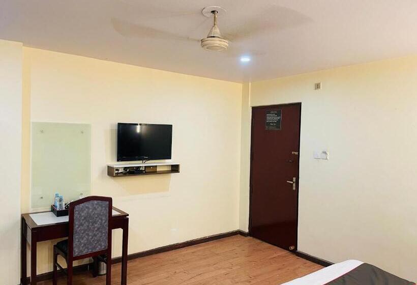 酒店 The Royal Presidency Inn