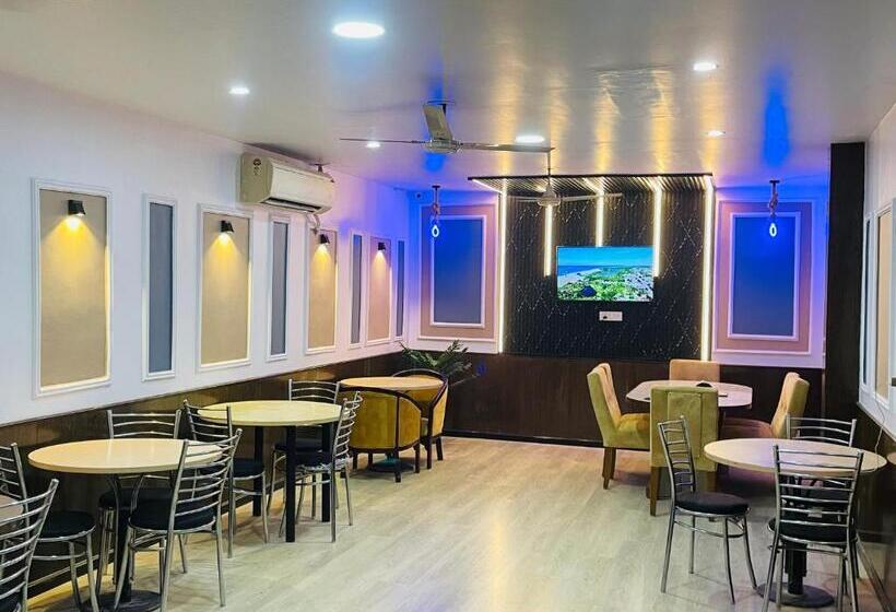 酒店 The Royal Presidency Inn