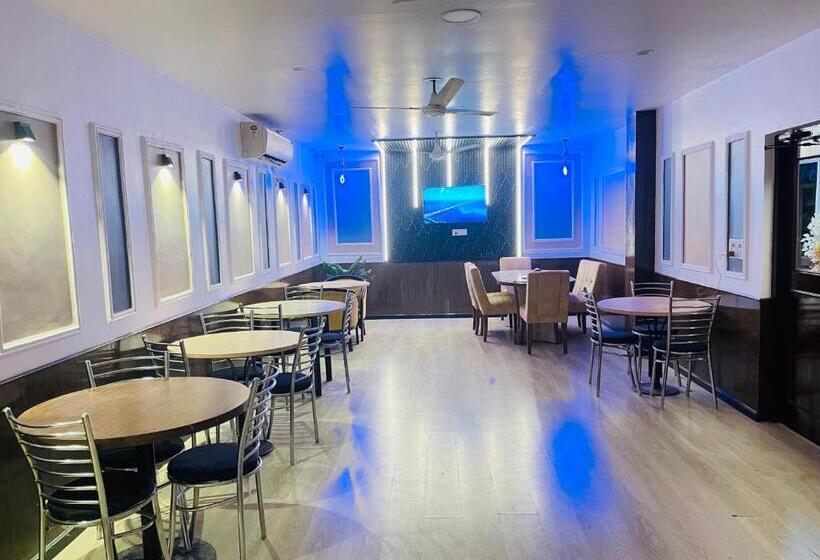 酒店 The Royal Presidency Inn