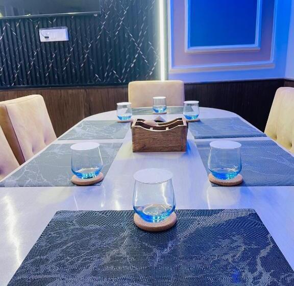 酒店 The Royal Presidency Inn