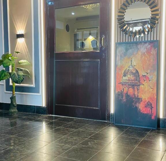 酒店 The Royal Presidency Inn