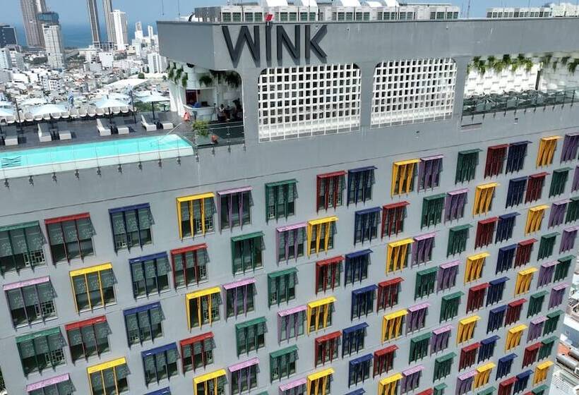 Wink Icon Hotel Danang Riverside   Luxury Suites   24hrs Stay & Rooftop Pool Bar