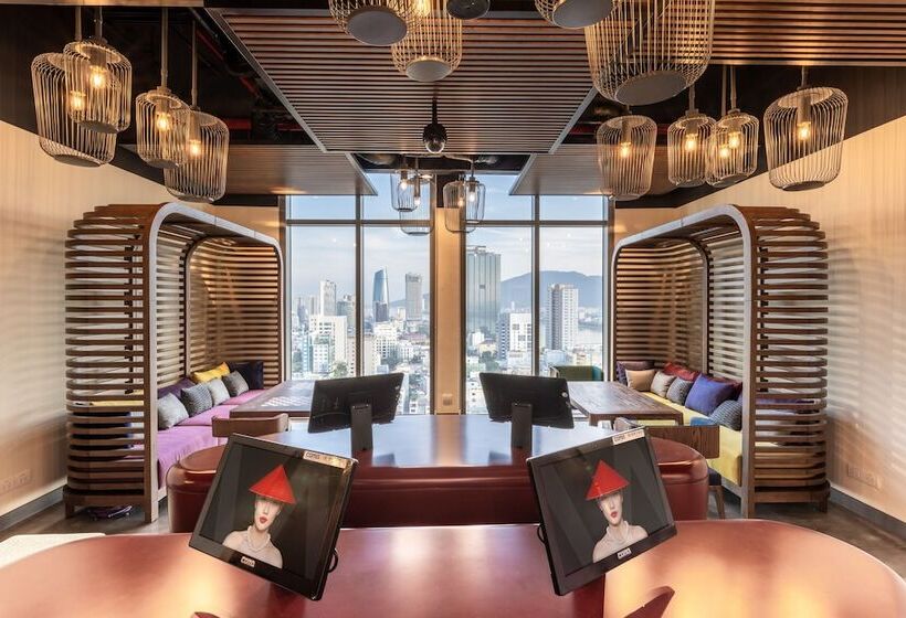 Wink Icon Hotel Danang Riverside   Luxury Suites   24hrs Stay & Rooftop Pool Bar