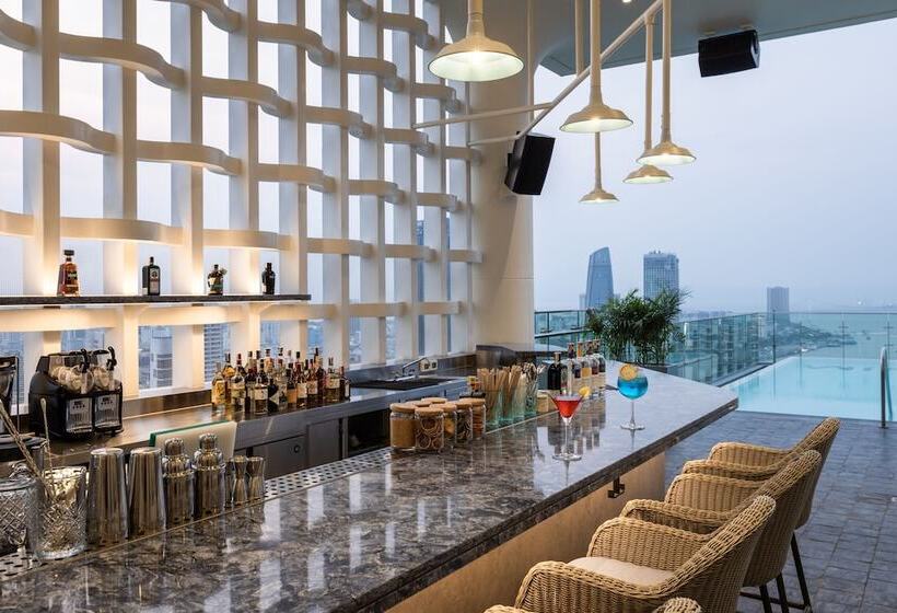 Wink Icon Hotel Danang Riverside   Luxury Suites   24hrs Stay & Rooftop Pool Bar