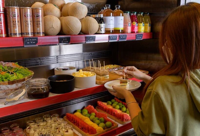 Wink Icon Hotel Danang Riverside   Luxury Suites   24hrs Stay & Rooftop Pool Bar