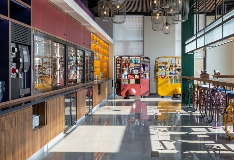 Wink Icon Hotel Danang Riverside   Luxury Suites   24hrs Stay & Rooftop Pool Bar