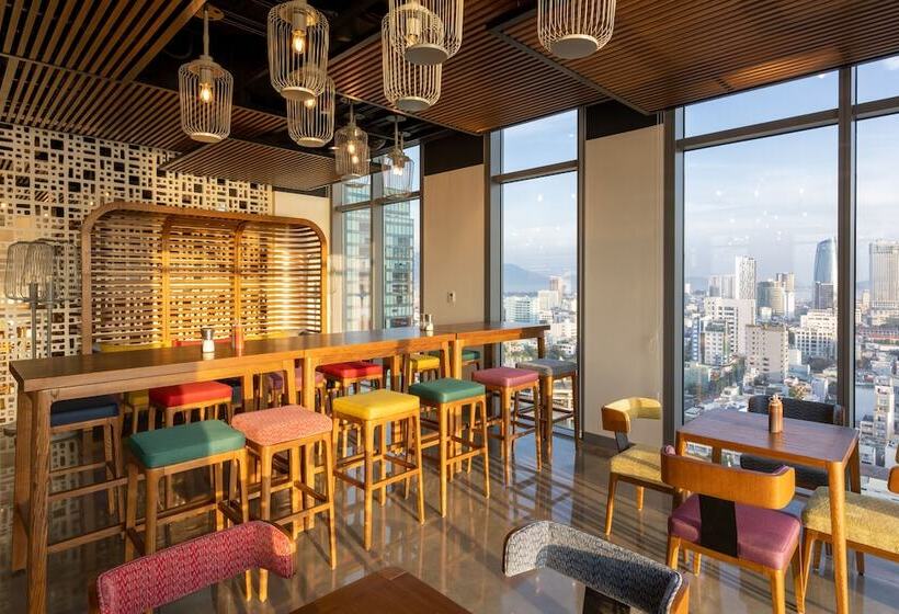 Wink Icon Hotel Danang Riverside   Luxury Suites   24hrs Stay & Rooftop Pool Bar