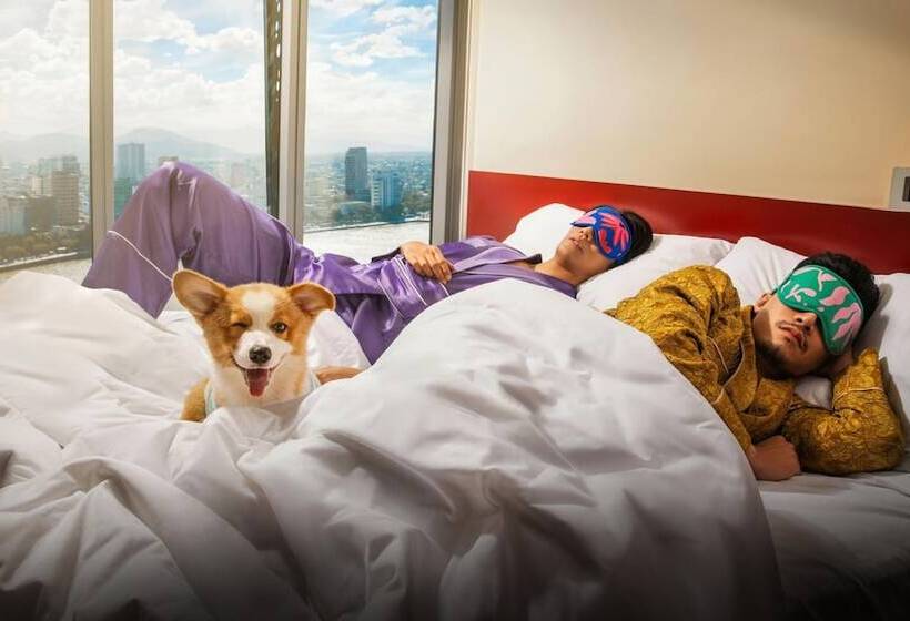 Wink Icon Hotel Danang Riverside   Luxury Suites   24hrs Stay & Rooftop Pool Bar