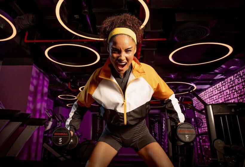 Wink Icon Hotel Danang Riverside   Luxury Suites   24hrs Stay & Rooftop Pool Bar