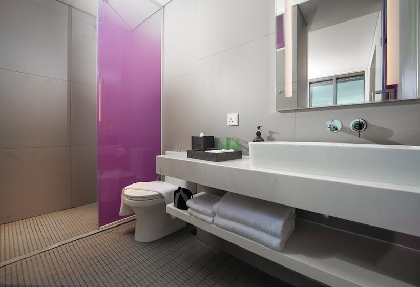 Wink Icon Hotel Danang Riverside   Luxury Suites   24hrs Stay & Rooftop Pool Bar