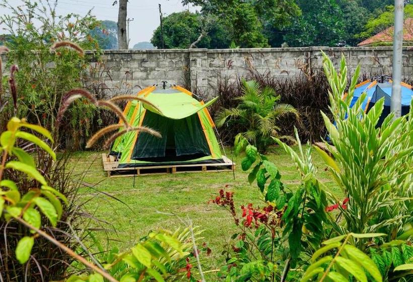 Hutland Hotel Garuga