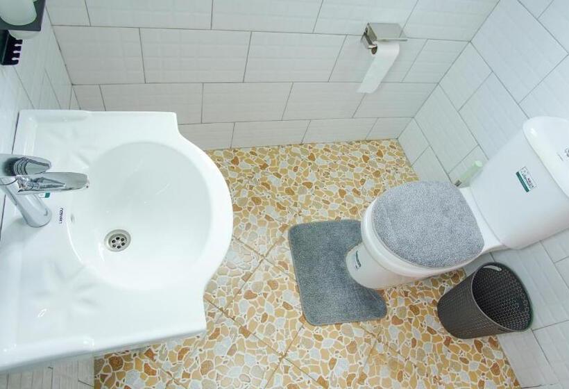 Hutland Hotel Garuga