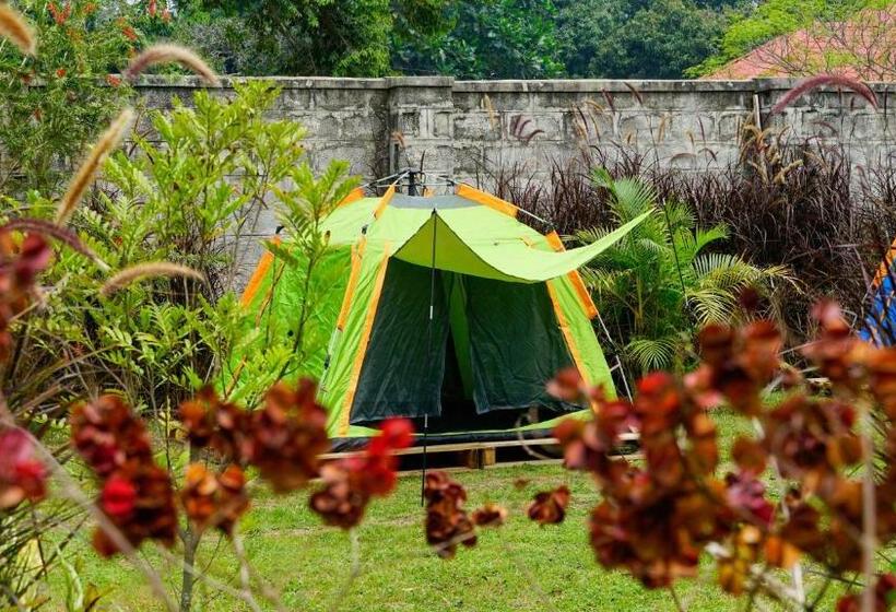 Hutland Hotel Garuga