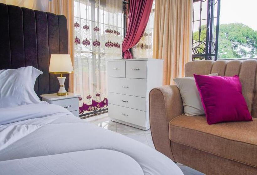 Hutland Hotel Garuga