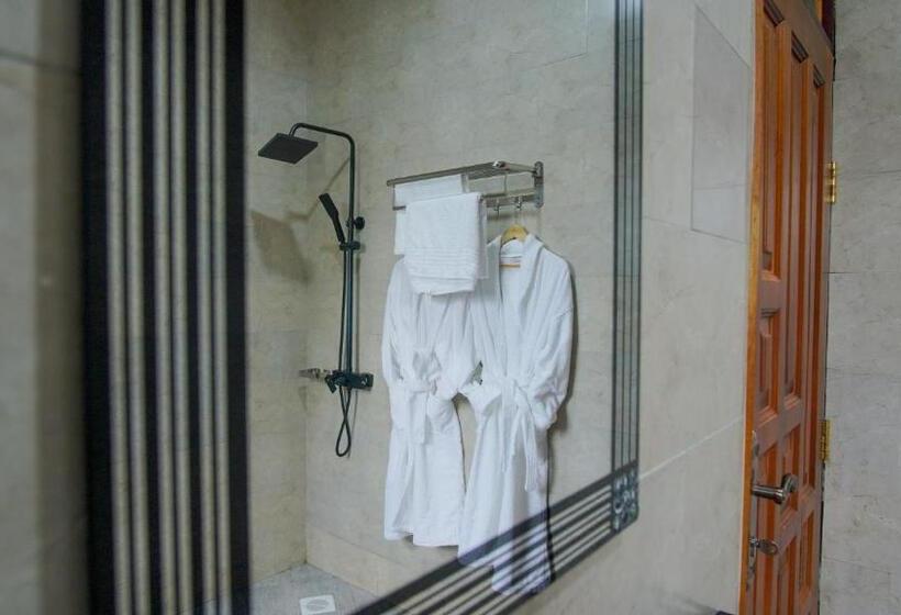 Hutland Hotel Garuga