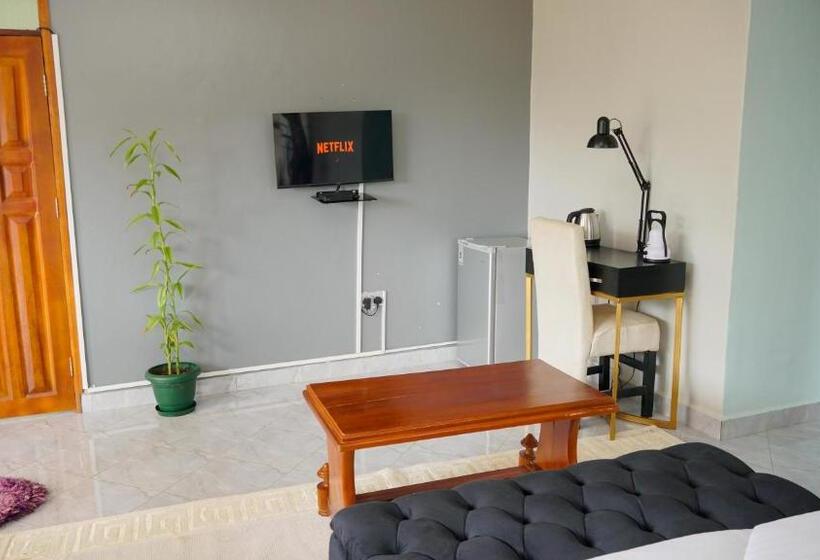 Hutland Hotel Garuga