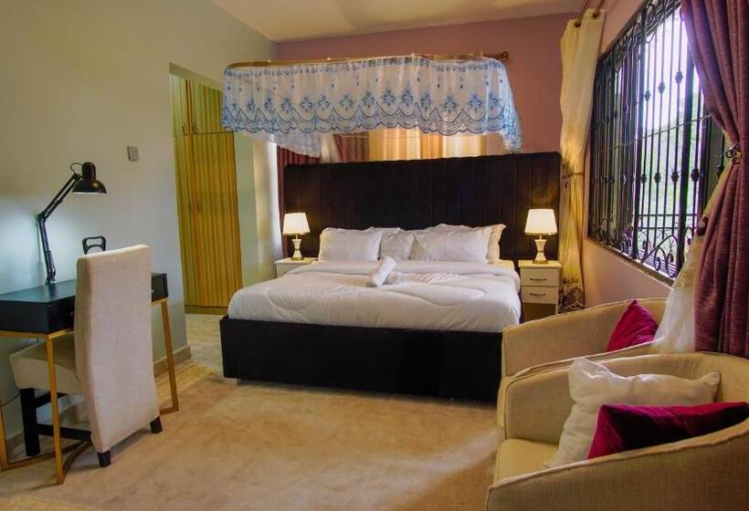 Hutland Hotel Garuga