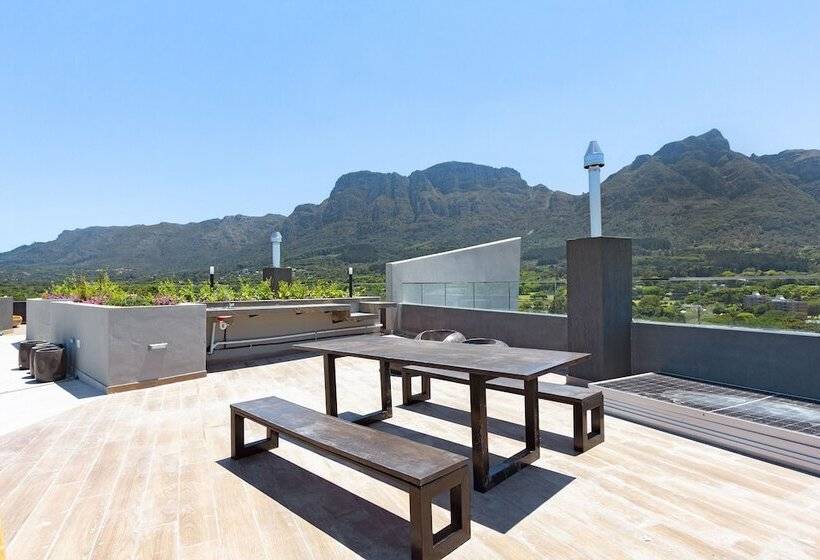 Newlands Peak Aparthotel By Totalstay