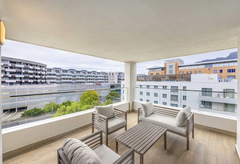 Newlands Peak Aparthotel By Totalstay