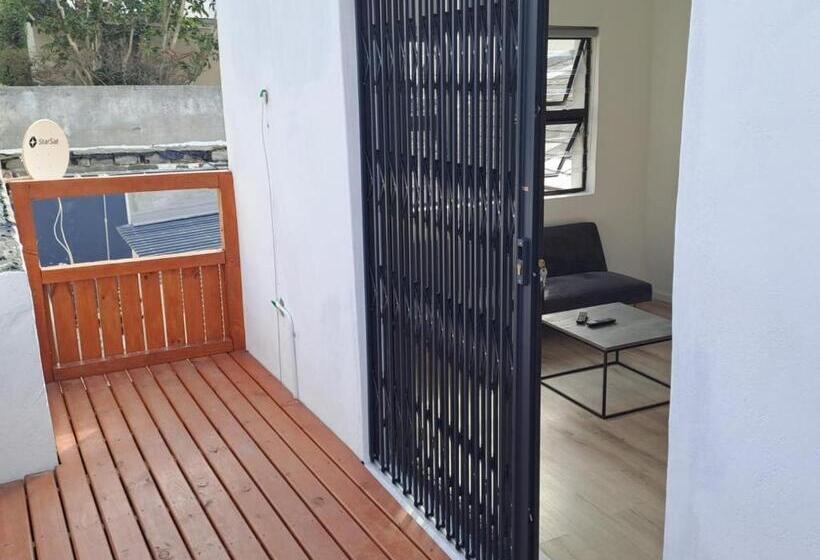 פנסיון Aircommodation Guesthouse