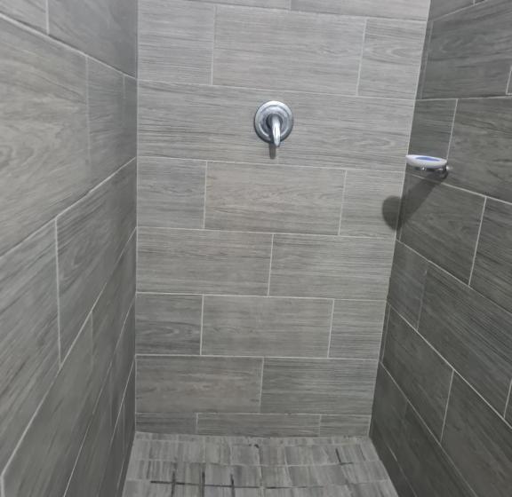 膳宿费 Elikem Properties