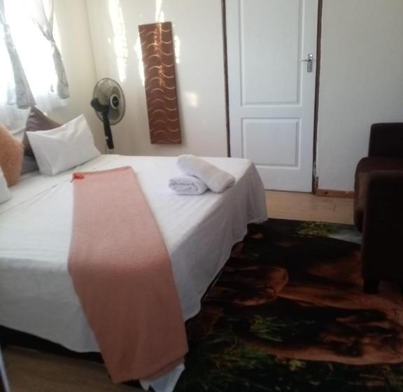 פנסיון Gh Redpillars