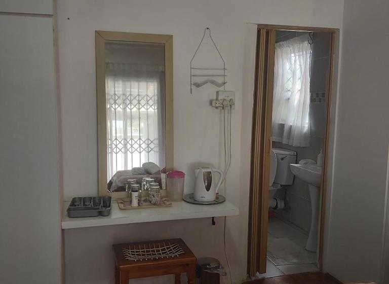 פנסיון Gh Redpillars