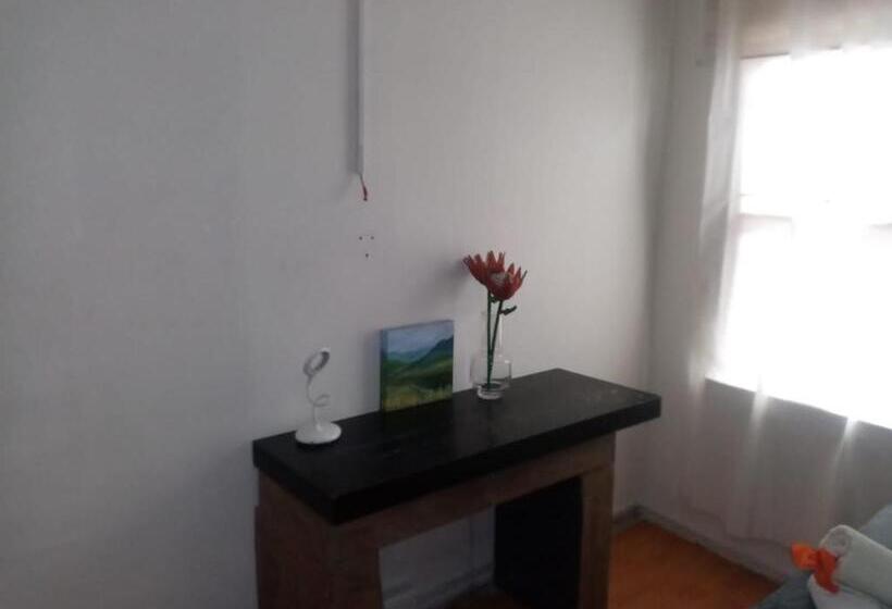 פנסיון Gh Redpillars