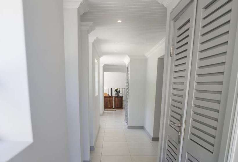 پانسیون Serenity Ocean Lodge