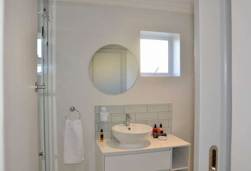 پانسیون Serenity Ocean Lodge