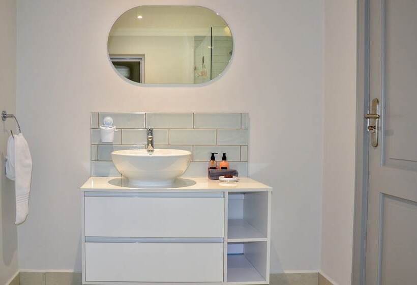 پانسیون Serenity Ocean Lodge