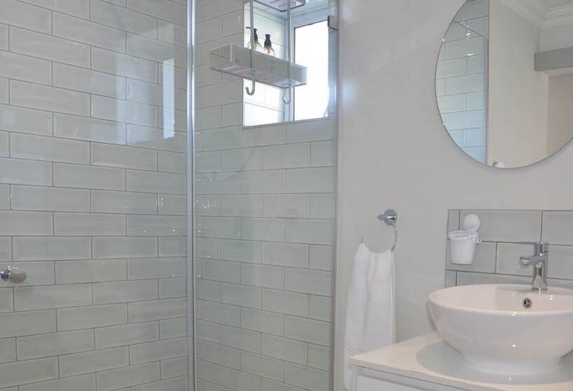 پانسیون Serenity Ocean Lodge