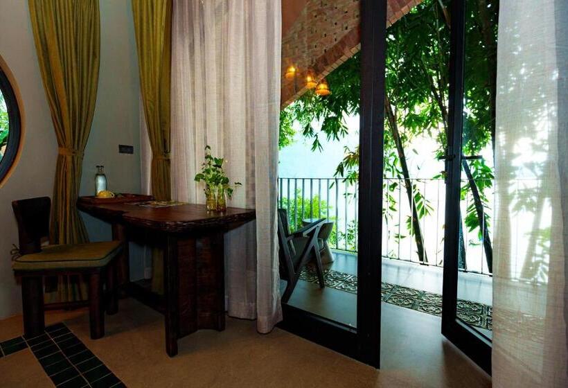 استراحتگاه Maida Lodge