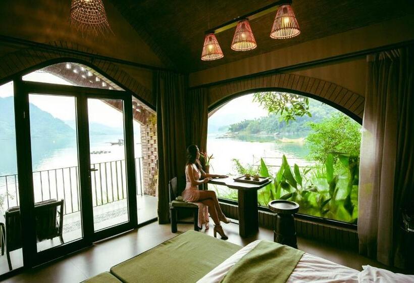 استراحتگاه Maida Lodge