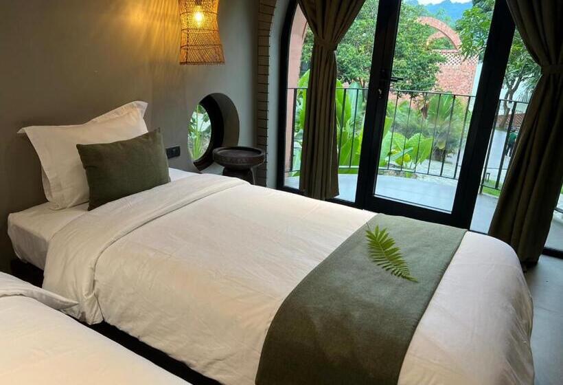 استراحتگاه Maida Lodge