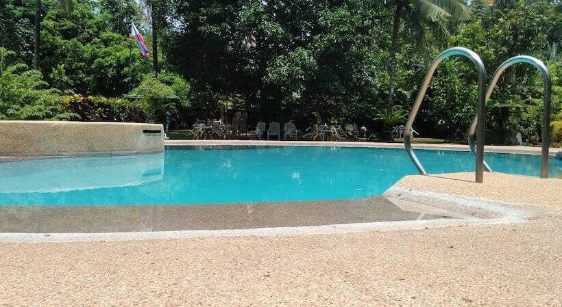 فندق صغير Camiguin Lanzones Resort