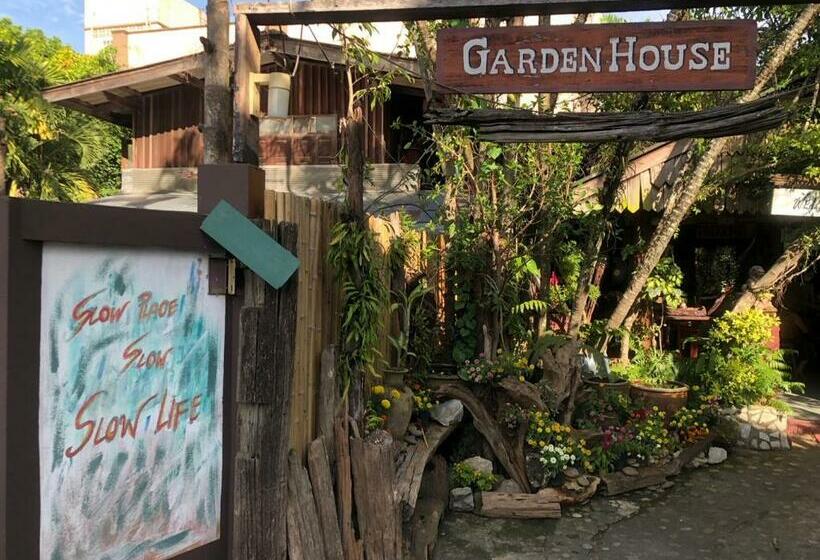 ユースホステル Garden House Inchiangrai